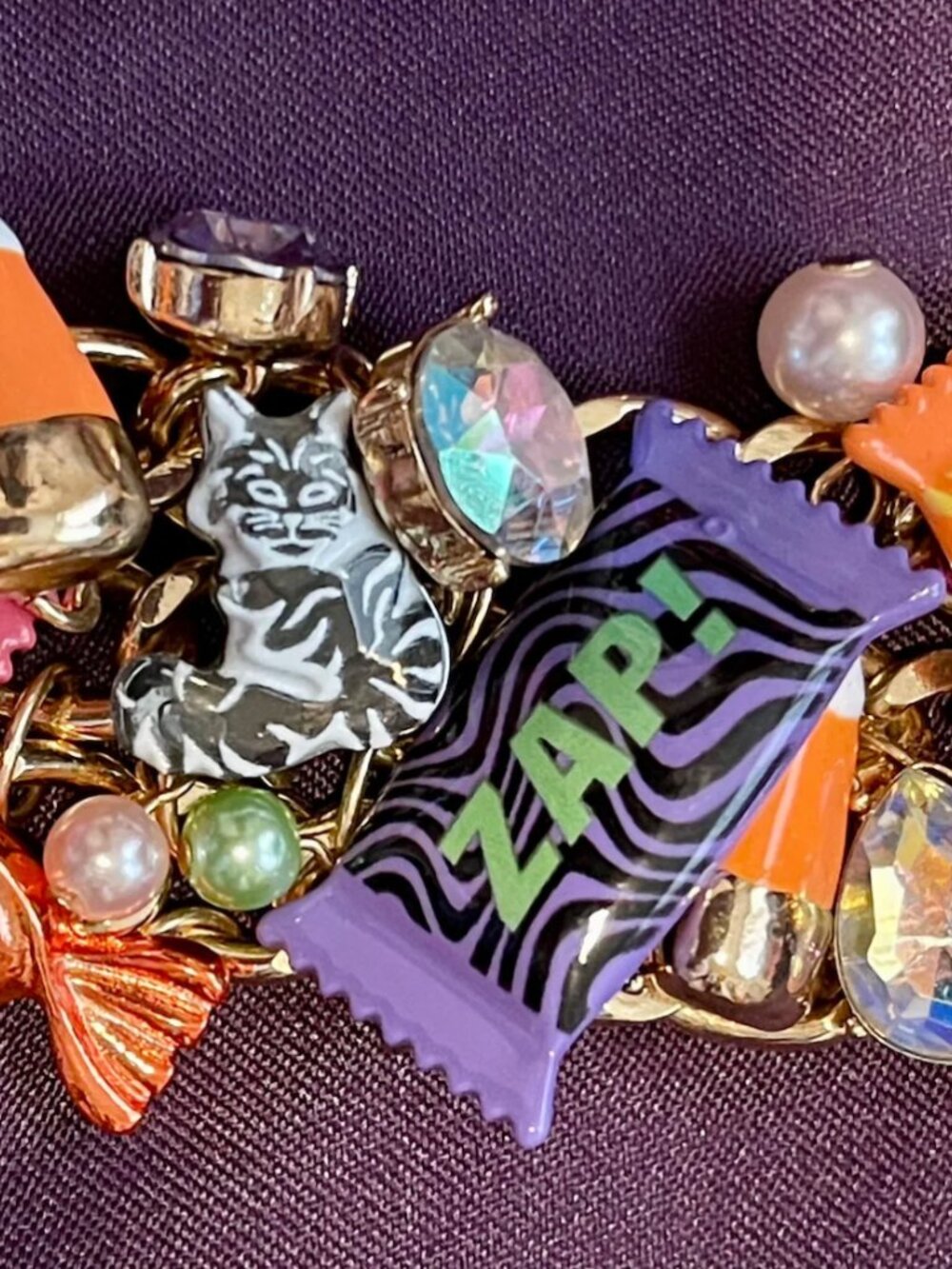 Betsey Johnson Halloween Candy Necklace Glow in the Dark Ghoul Friends NEW - Picture 3 of 4